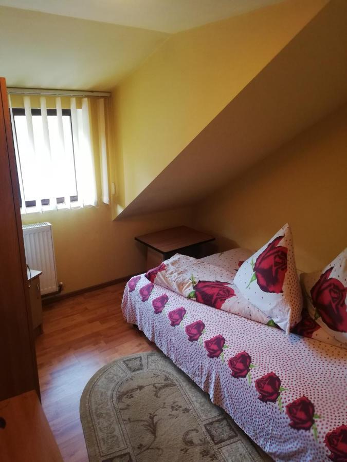 Casa Cozorici Hotell Sadova  Eksteriør bilde