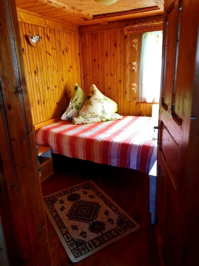 Casa Cozorici Hotell Sadova  Eksteriør bilde