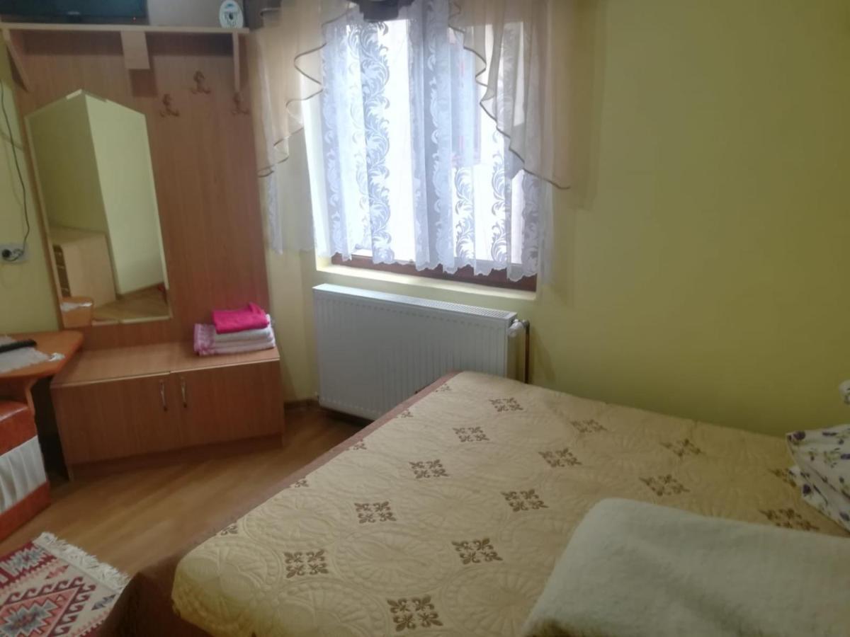 Casa Cozorici Hotell Sadova  Eksteriør bilde