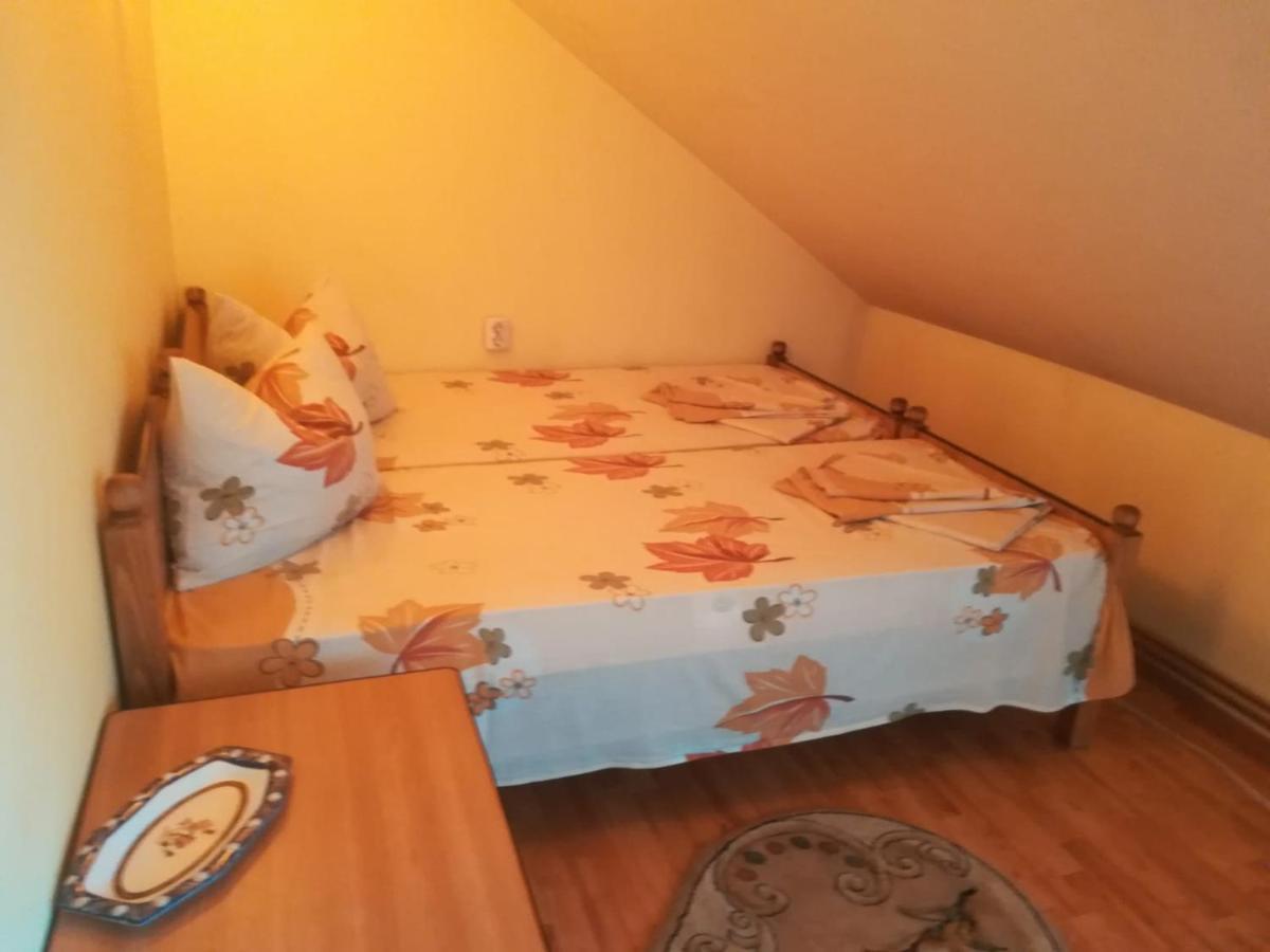 Casa Cozorici Hotell Sadova  Eksteriør bilde
